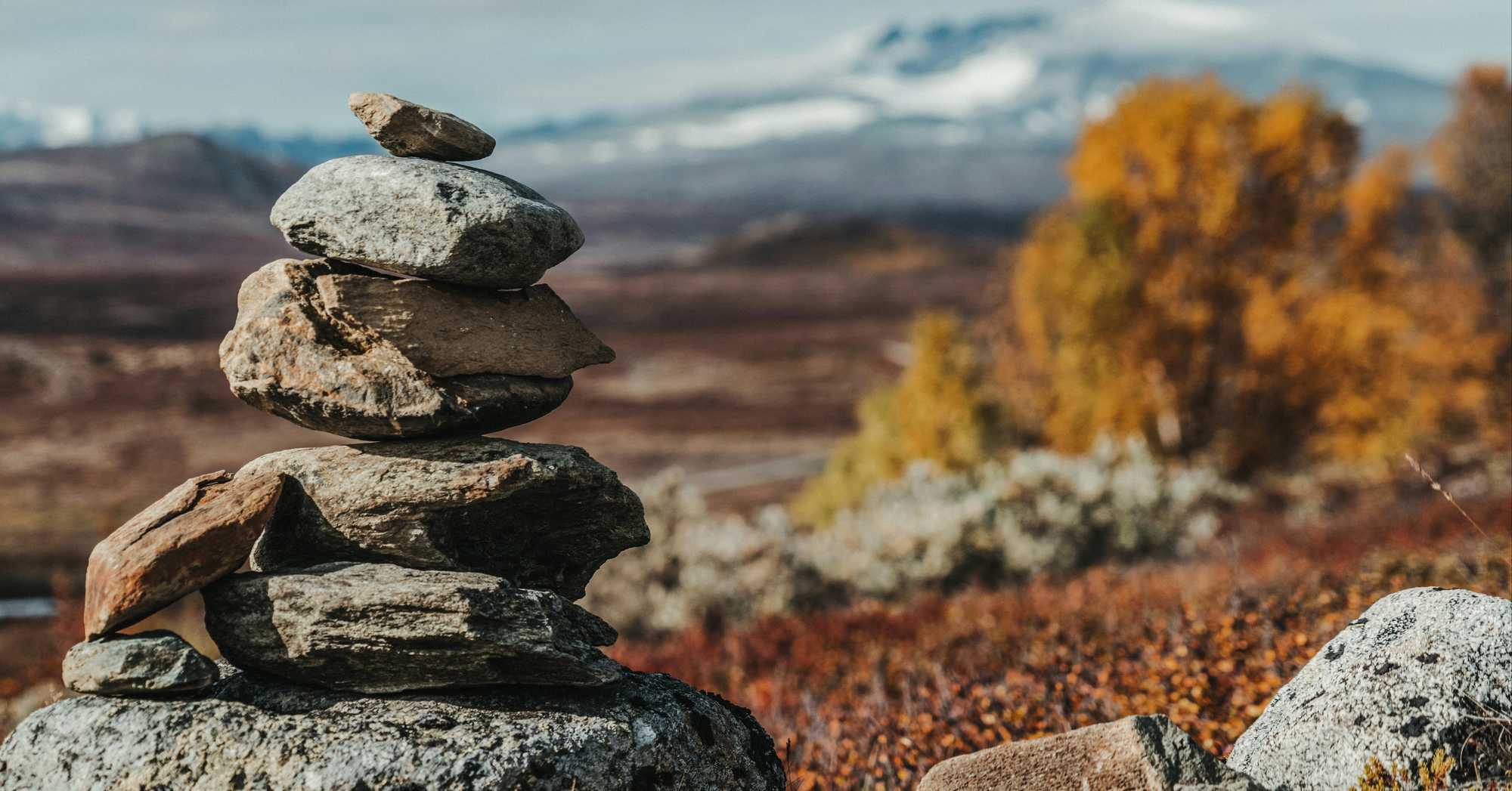 Cairn tijdens een hike in de bergen